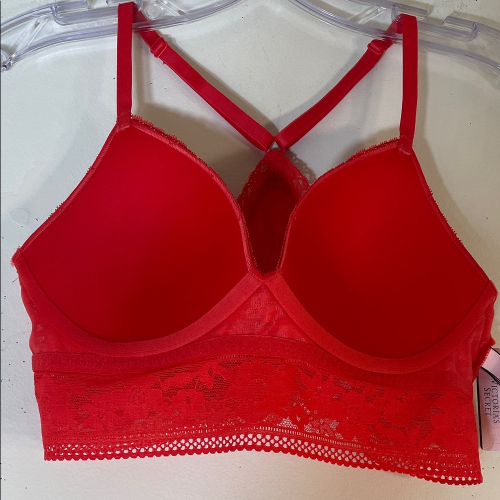 NWT. Victoria's Secret Red Floral Lace Wireless Bralette. Medium. - Picture 8 of 10